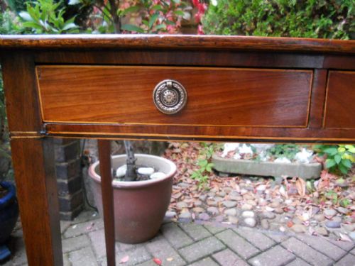 BOW FRONT MAHOGANY SIDE TABLE - ADDITIONAL PHOTO 3