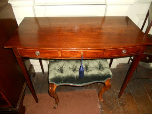 BOW FRONT MAHOGANY SIDE TABLE - ADDITIONAL PHOTO 6