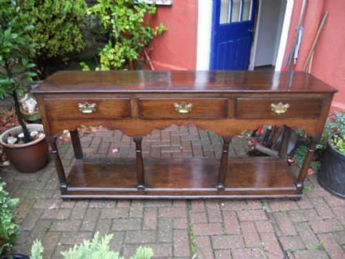 georgian oak dresser base with potboard - CATEGORY: ANTIQUE SIDEBOARDS - DATED 1750