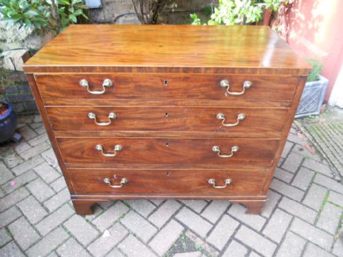 georgian small mahogany chest of drawers - CATEGORY: ANTIQUE CHEST OF DRAWERS - DATED 1750