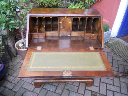 SMALL WALNUT BUREAU - ADDITIONAL PHOTO 1