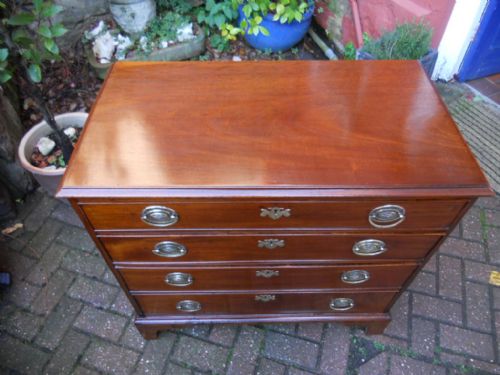 SMALL CHEST OF DRAWERS - ADDITIONAL PHOTO 1