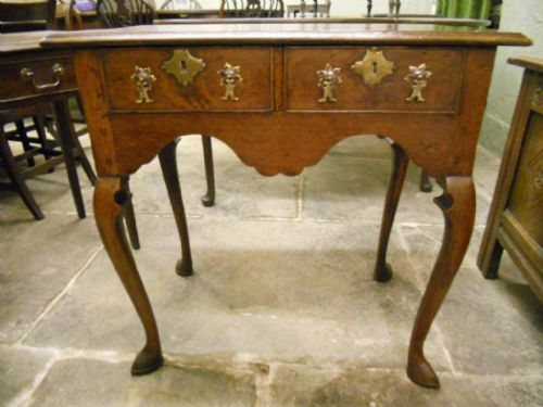 CABRIOLE LEG OAK LOWBOY - ADDITIONAL PHOTO 2