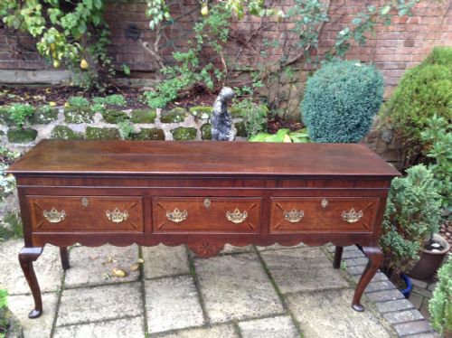 cabriole leg dresser base - CATEGORY: ANTIQUE SIDEBOARDS - DATED 1750
