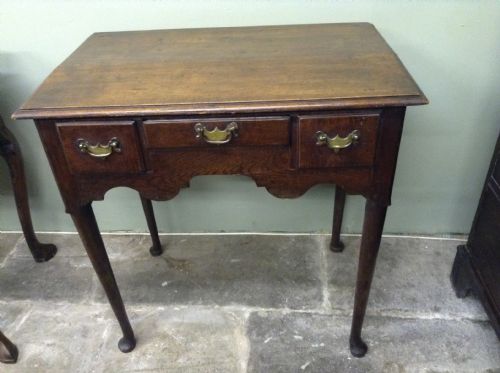 pretty small oak georgian lowboy - CATEGORY: ANTIQUE FURNITURE - DATED 1750