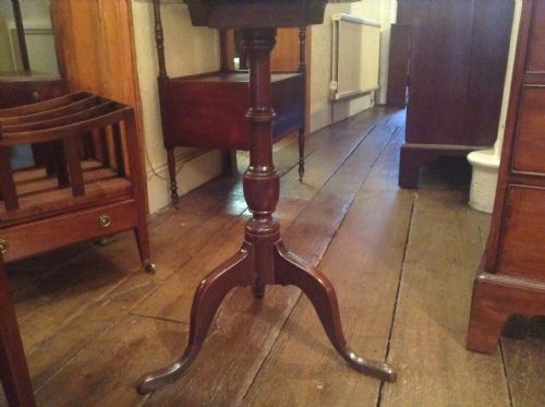 SMALL OAK TRIPOD TABLE - ADDITIONAL PHOTO 1