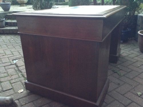 VICTORIAN PEDESTAL DESK - ADDITIONAL PHOTO 2