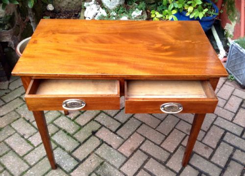 GEORGIAN MAHOGANY SIDE TABLE - ADDITIONAL PHOTO 1