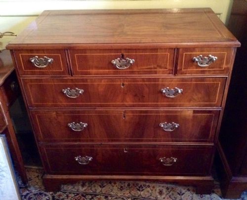 EARLY GEORGIAN WALNUT CHEST OF DRAWERS - ADDITIONAL PHOTO 2
