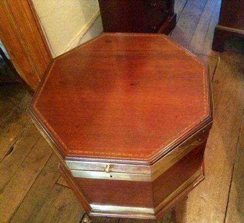 HANDSOME MAHOGANY WINE COOLER - ADDITIONAL PHOTO 1