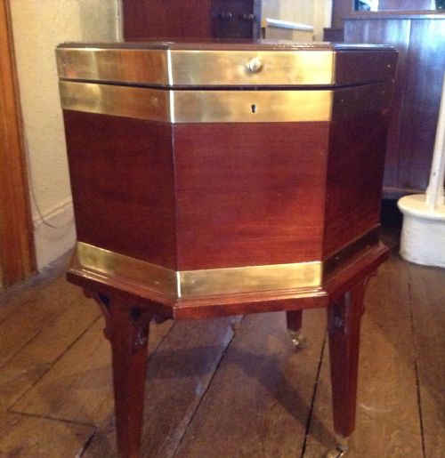 HANDSOME MAHOGANY WINE COOLER - ADDITIONAL PHOTO 4