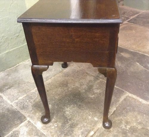 EARLY 18TH CENTURY OAK CABRIOLE LEG LOWBOY - ADDITIONAL PHOTO 1
