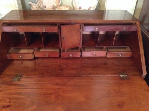 GEORGIAN MAHOGANY BUREAU - ADDITIONAL PHOTO 2