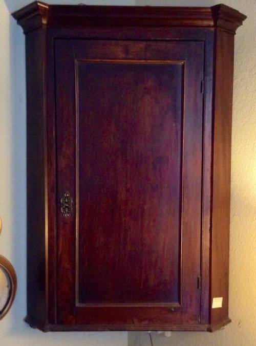 georgian corner cupboard - CATEGORY: ANTIQUE CUPBOARDS - DATED 1750