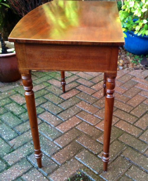 EARLY 19TH CENTURY BOW FRONT SIDE TABLE - ADDITIONAL PHOTO 3