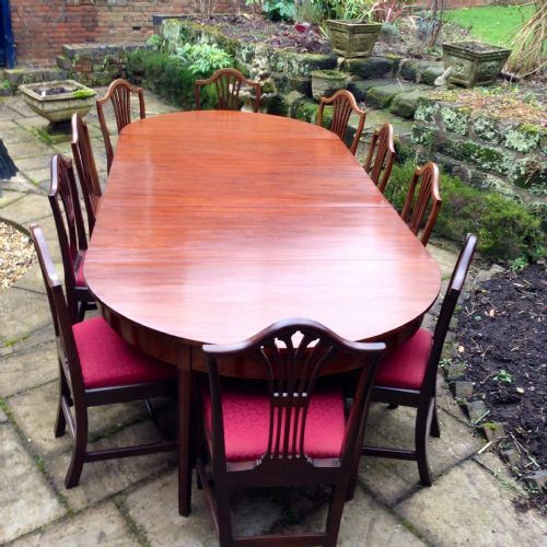 LARGE MAHOGANY GEORGIAN DINING TABLE - ADDITIONAL PHOTO 1