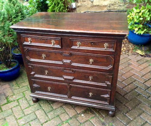early oak chest of drawers - CATEGORY: ANTIQUE CHEST OF DRAWERS - DATED 1700