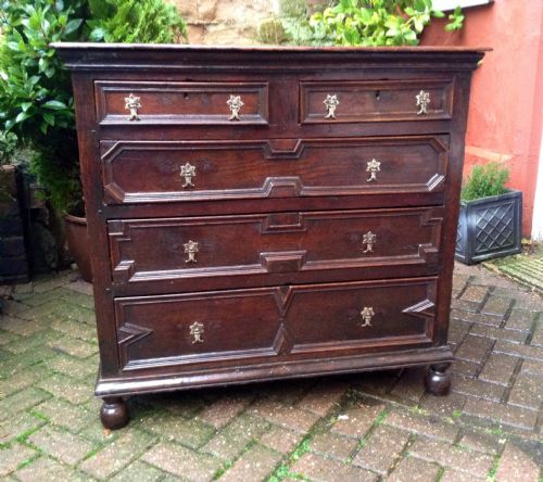 EARLY OAK CHEST OF DRAWERS - ADDITIONAL PHOTO 2