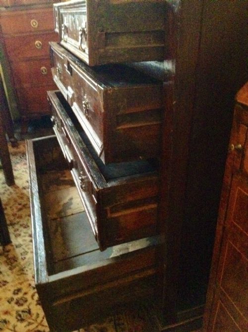 EARLY OAK CHEST OF DRAWERS - ADDITIONAL PHOTO 4