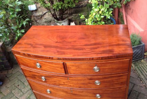 BOW FRONT MAHOGANY CHEST OF DRAWERS - ADDITIONAL PHOTO 1