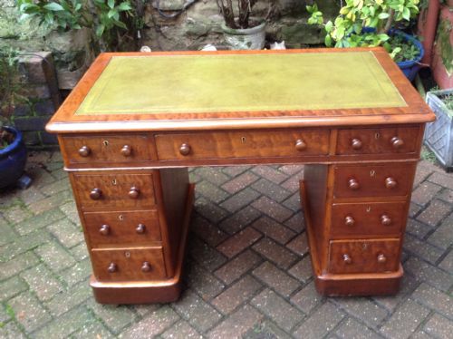 small pedestal desk - CATEGORY: ANTIQUE DESKS - DATED VICTORIAN