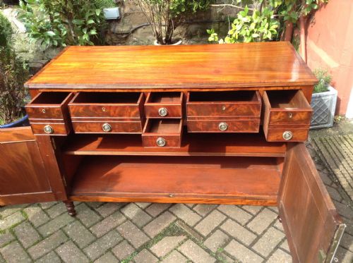 SMALL MAHOGANY SIDEBOARD - ADDITIONAL PHOTO 1