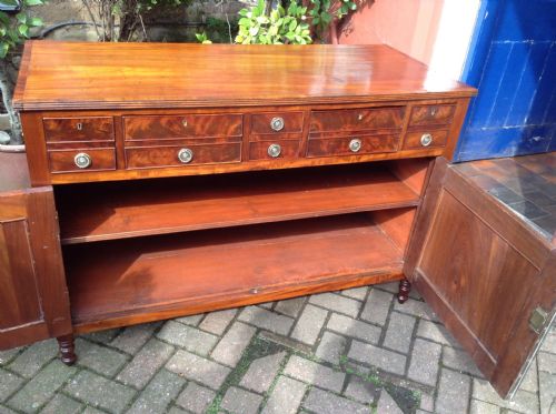 SMALL MAHOGANY SIDEBOARD - ADDITIONAL PHOTO 2