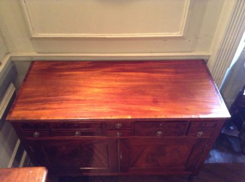 SMALL MAHOGANY SIDEBOARD - ADDITIONAL PHOTO 3