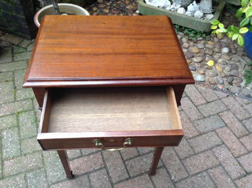 SMALL SIDE TABLE - ADDITIONAL PHOTO 1