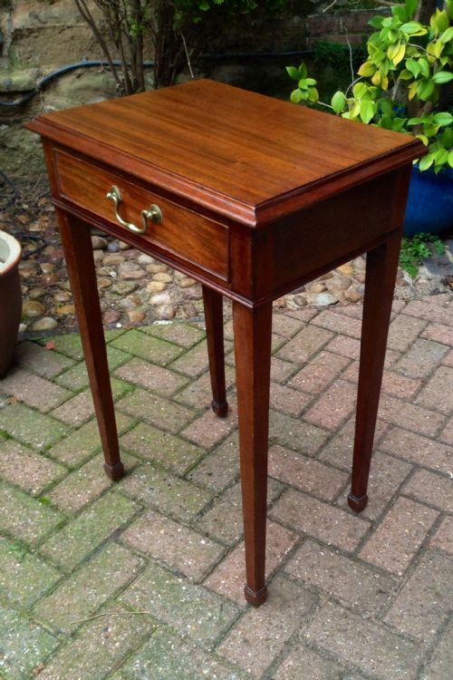 SMALL SIDE TABLE - ADDITIONAL PHOTO 2