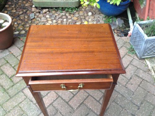 SMALL SIDE TABLE - ADDITIONAL PHOTO 3