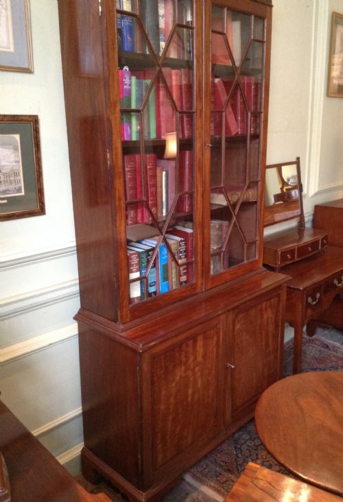 MAHOGANY BOOKCASE ON CUPBOARD - ADDITIONAL PHOTO 3