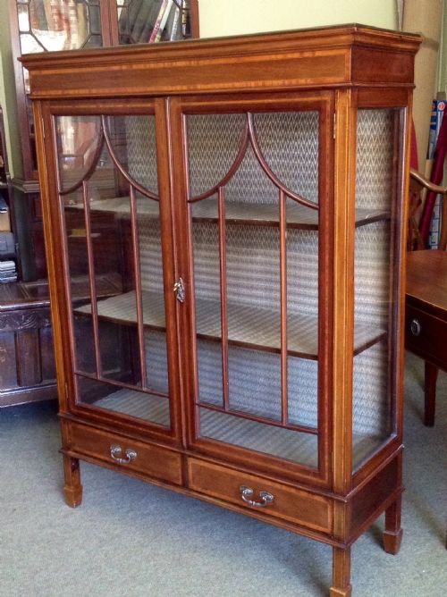 inlaid edwardian display cabinet - CATEGORY: ANTIQUE CABINETS - DATED 1900