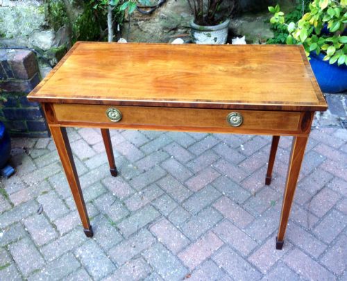 very pretty georgian side table - CATEGORY: ANTIQUE TABLES - DATED 1800