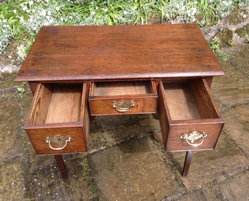 GEORGIAN OAK LOWBOY OR SIDE TABLE - ADDITIONAL PHOTO 1