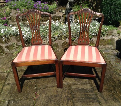 a pair of pretty mahogany chairs - CATEGORY: ANTIQUE CHAIRS - DATED VICTORIAN