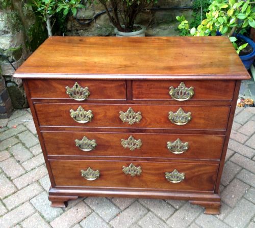 small georgian chest of drawes - CATEGORY: ANTIQUE CHEST OF DRAWERS - DATED 1750