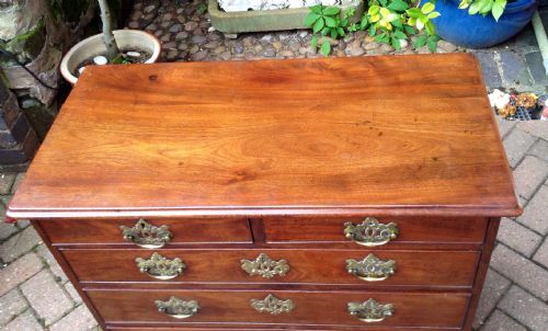 SMALL GEORGIAN CHEST OF DRAWES - ADDITIONAL PHOTO 1