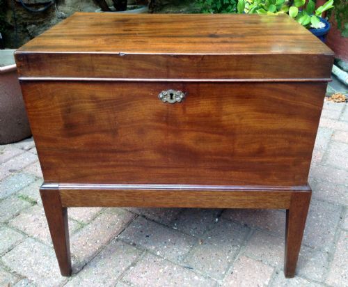 GEORGIAN BOX ON STAND - ADDITIONAL PHOTO 1