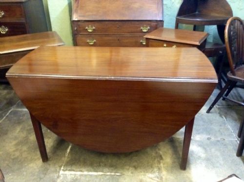 LATE 18TH C MAHOGANY DINING TABLE - ADDITIONAL PHOTO 4