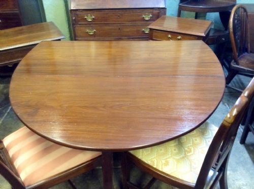 LATE 18TH C MAHOGANY DINING TABLE - ADDITIONAL PHOTO 3