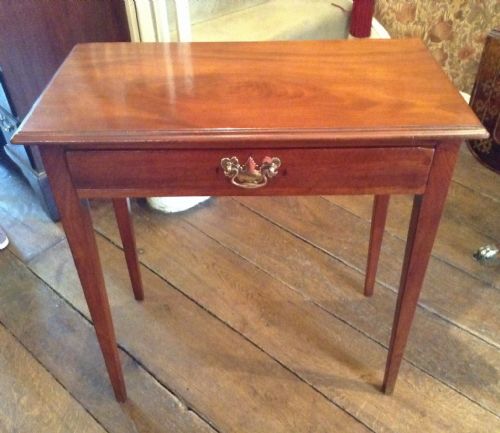 small georgian mahogany side table - CATEGORY: ANTIQUE TABLES - DATED 1800