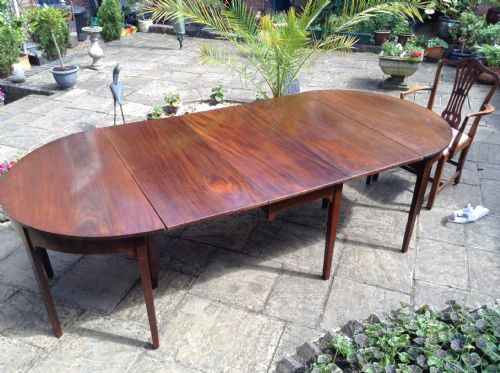 LARGE GEORGIAN MAHOGANY DINING TABLE - ADDITIONAL PHOTO 1