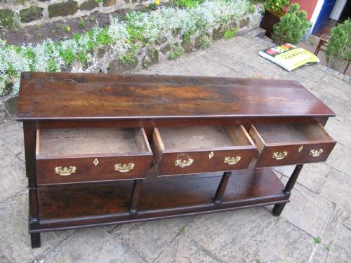 GEORGIAN OAK DRESSER BASE - ADDITIONAL PHOTO 2