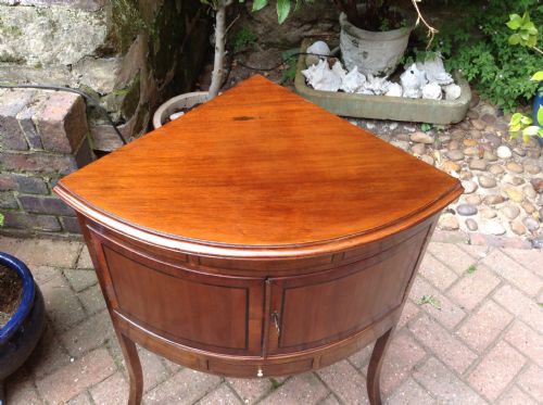 MAHOGANY CORNER CUPBOARD - ADDITIONAL PHOTO 3