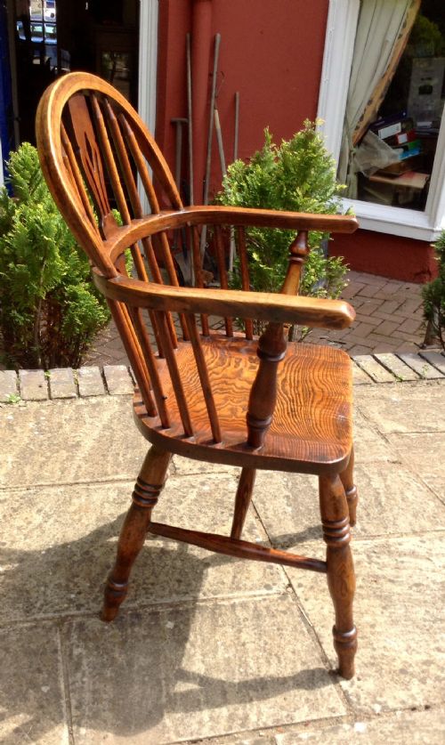 WINDSOR ARM CHAIR - ADDITIONAL PHOTO 2