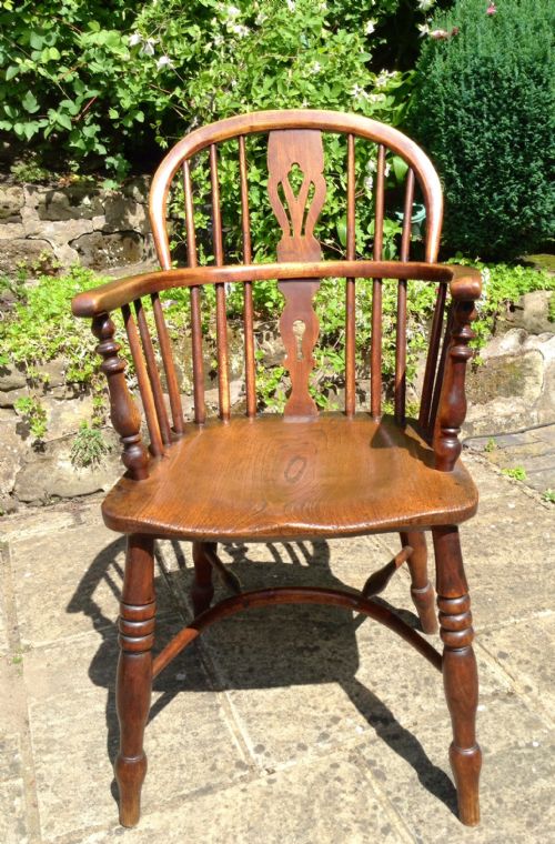 low back windsor arm chair - CATEGORY: ANTIQUE CHAIRS - DATED VICTORIAN