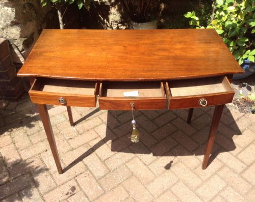 GEORGIAN MAHOGANY SIDE TABLE - ADDITIONAL PHOTO 1