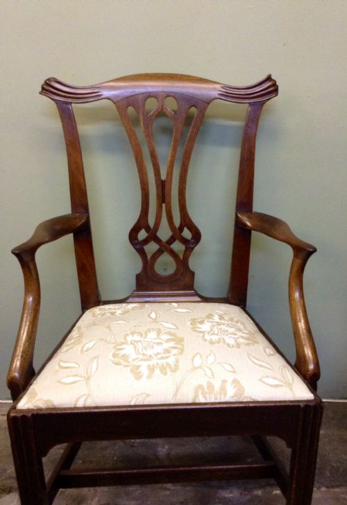 GEORGIAN CHIPPENDALE PERIOD MAHOGANY ARMCHAIR - ADDITIONAL PHOTO 1