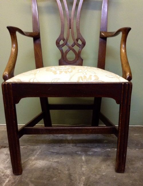 GEORGIAN CHIPPENDALE PERIOD MAHOGANY ARMCHAIR - ADDITIONAL PHOTO 2